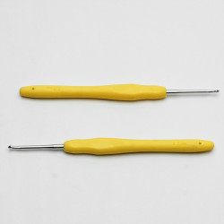 Szydełko z silikonową rączką 2,5 mm