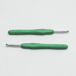 Szydełko z silikonową rączką 4,5 mm