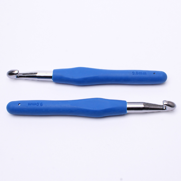 Szydełko z silikonową rączką 9 mm