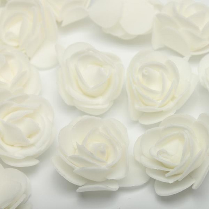 Kwiaty z pianki Główka Róży 4,5 cm Białe