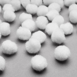 Pompony dekoracyjne 15 mm Białe