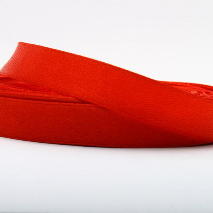 Wstążka satynowa Czerwona 12 mm - 33m